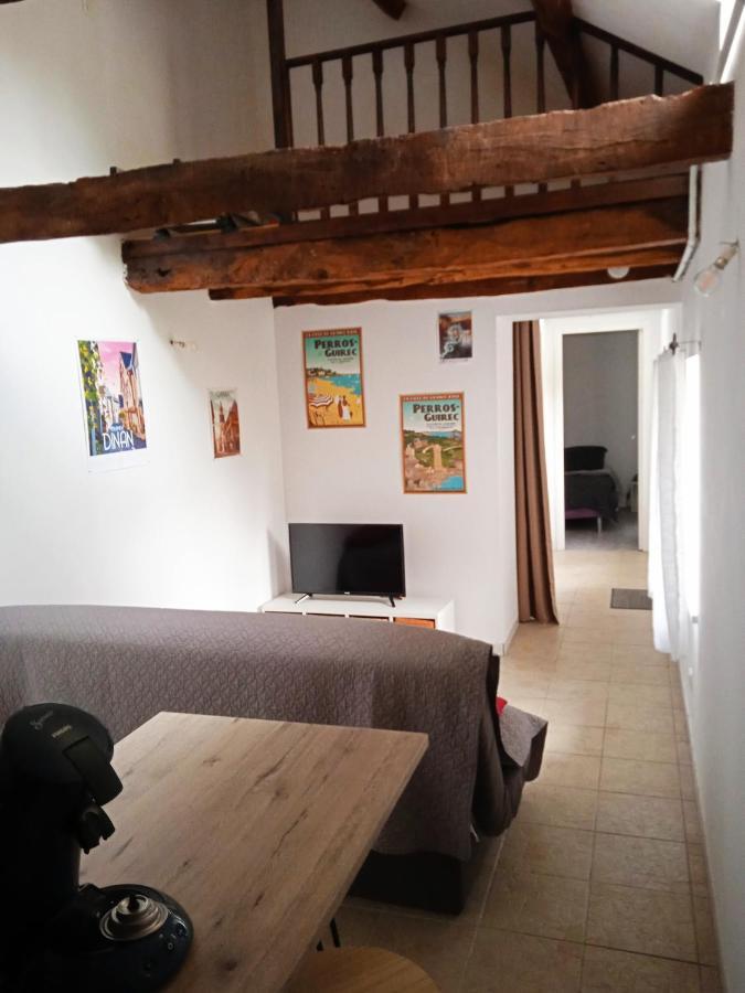 Charmante Maisonnette Proximite Cite Medievale Et Bords De Rance Dinan Exterior photo