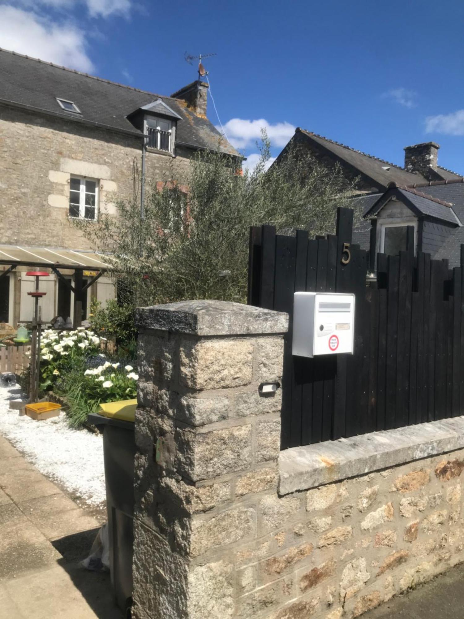 Charmante Maisonnette Proximite Cite Medievale Et Bords De Rance Dinan Exterior photo
