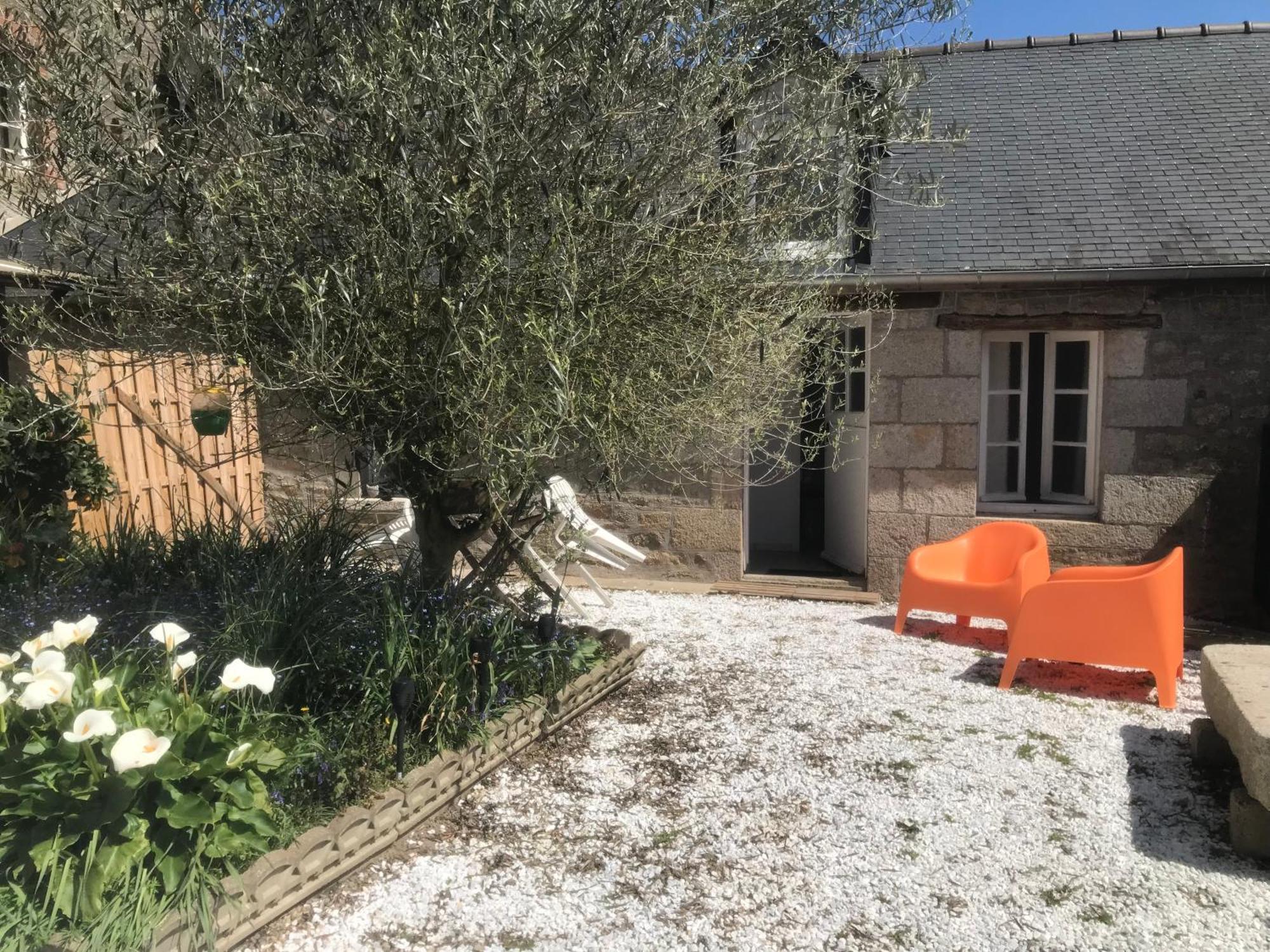 Charmante Maisonnette Proximite Cite Medievale Et Bords De Rance Dinan Exterior photo