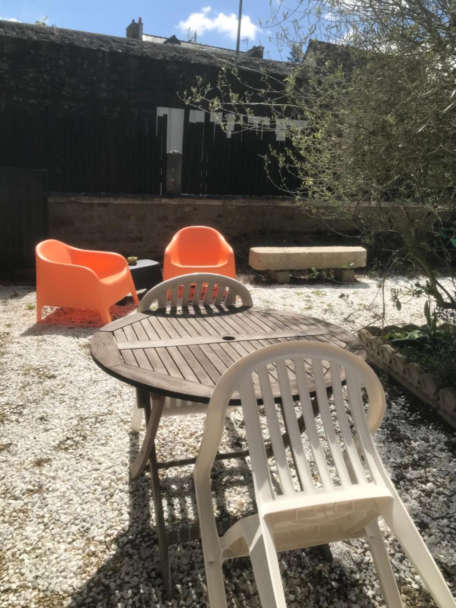 Charmante Maisonnette Proximite Cite Medievale Et Bords De Rance Dinan Exterior photo